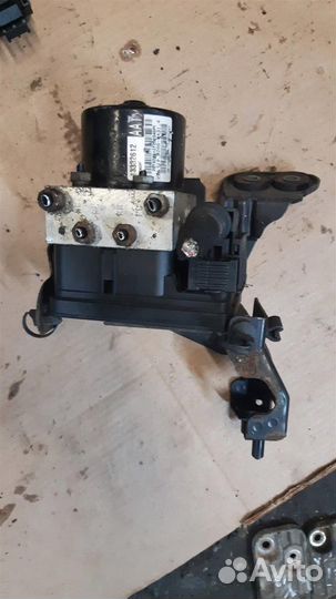 Блок ABS (насос) Opel Astra J 2010