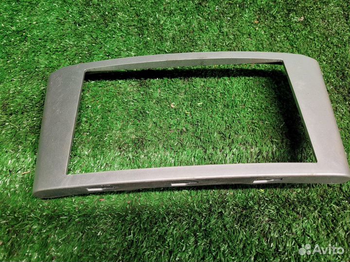 Рамка магнитолы на Avensis T220