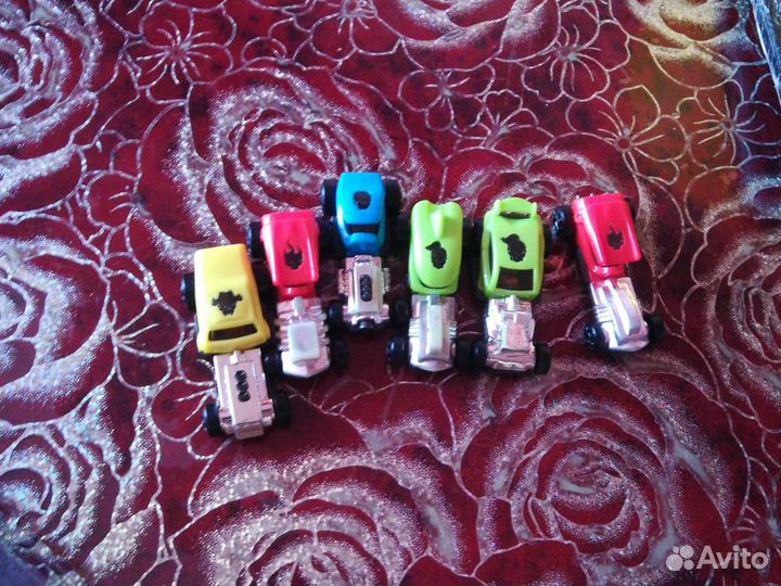 Машинки Hot Wheels & Kinder сюрприз