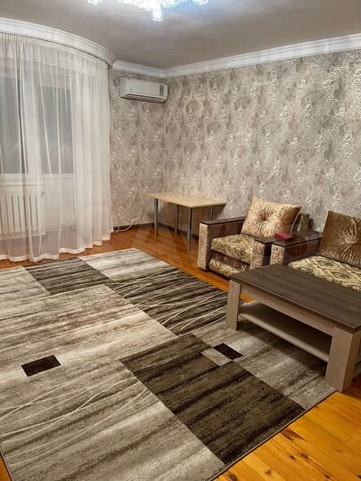 2-к. квартира, 80 м², 4/4 эт.