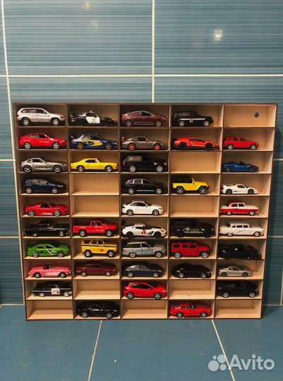 Полка гараж для 50 машинок 1:43