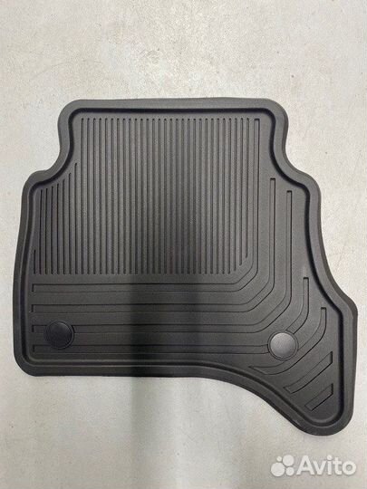 Комплект резиновых ковров в салон L460 Lr Rr L460