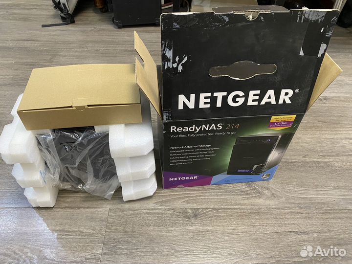 Сетевое хранилище Netgear RN21400-100NES