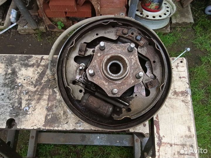 Тормозные задние кулаки в сборе