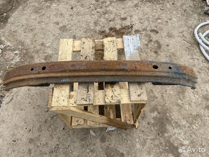 Усилитель бампера передний Chevrolet Lanos