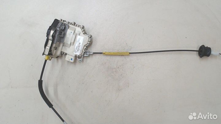 Замок двери Audi Q5, 2010