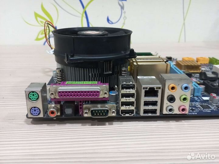 Материнская плата