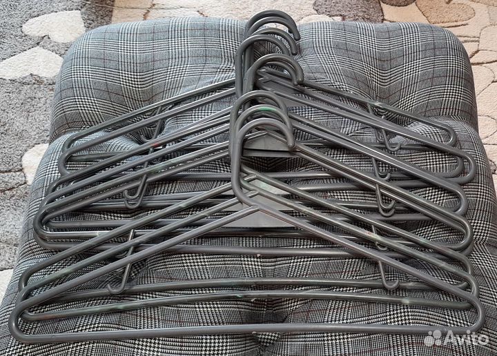 Вешалки плечики для легкой летней одежды