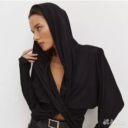 Лонгслив с капюшоном