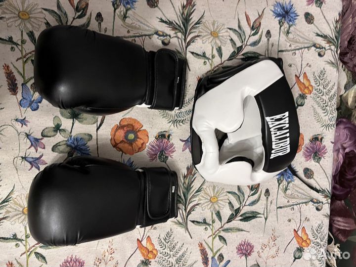 Боксерские перчатки