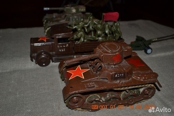 Техника металл солдатики пушка экспозиция