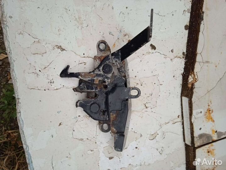 Замок капота Тойота Чайзер GX100