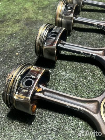 Поршня с шатуном Peugeot 308 1.6 EP6