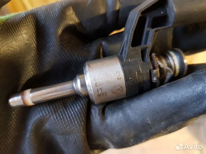 Форсунка топливная Volkswagen golf 6