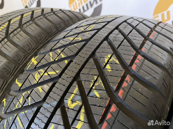 Goodyear Vector 4Seasons 205/50 R17
