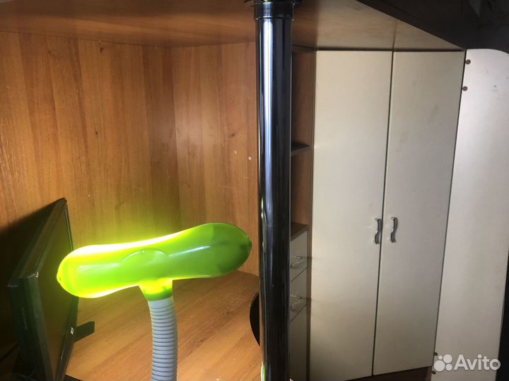 Двухэтажная кровать со столом и шкафом бу