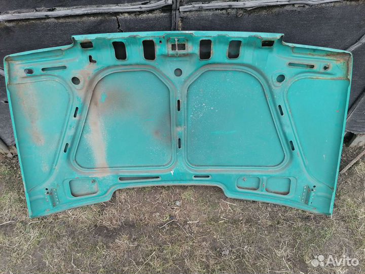 Капот на оку