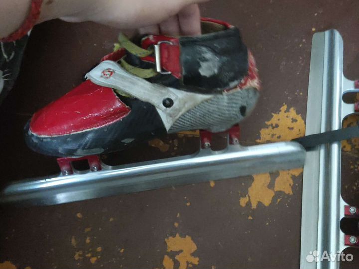 Коньки для шорт трека