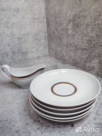 Блюдца фарфор Дулево СССР + соусник