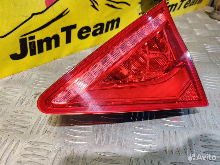Фонарь задний в крышку багажника правый Audi A7 4G
