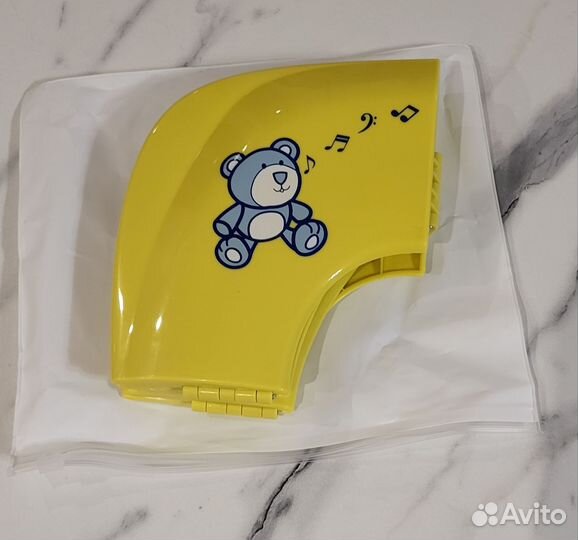 Новая накладка на унитаз детская складная, жёлтая
