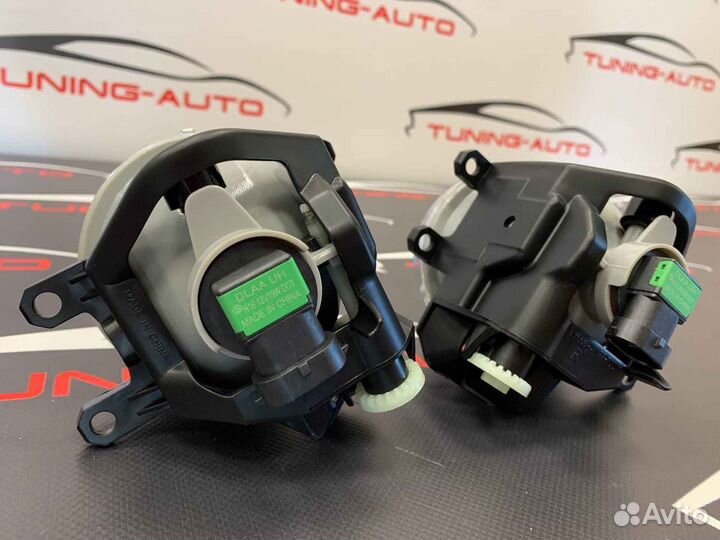 Противотуманные фары Toyota Noah (R80 )