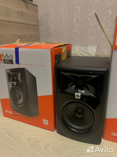Полочная акустическая система JBL 305P MkII (Пара)