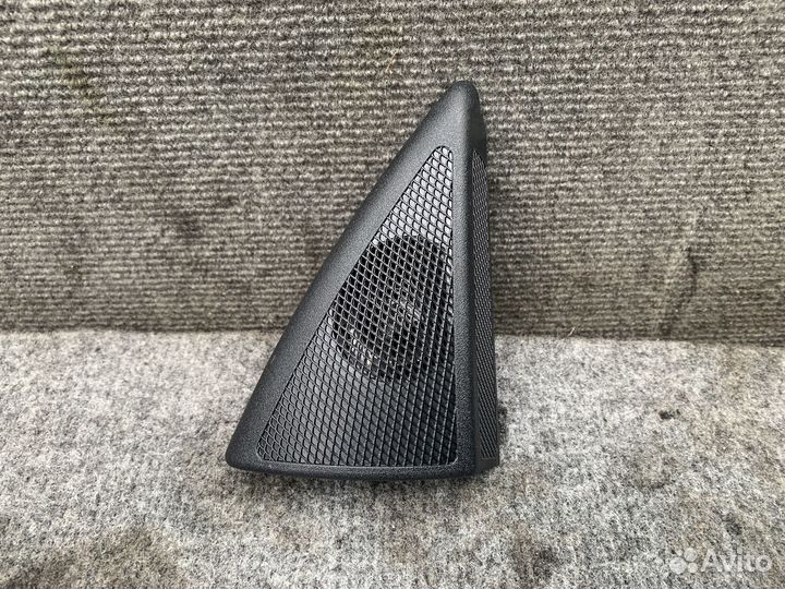 Уголок правый с динамиком Mercedes W211 211 E211