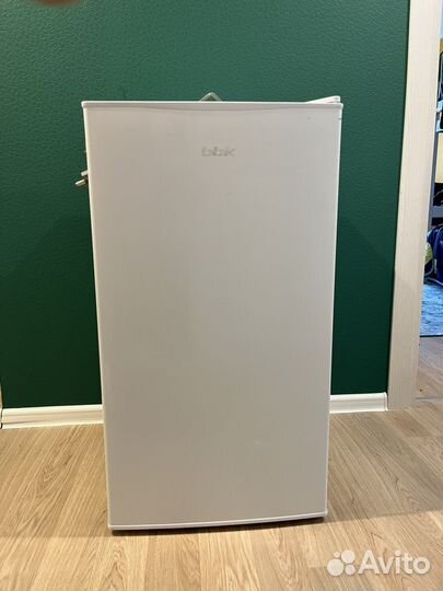 Холодильник BBK RF-090 (требует ремонта)