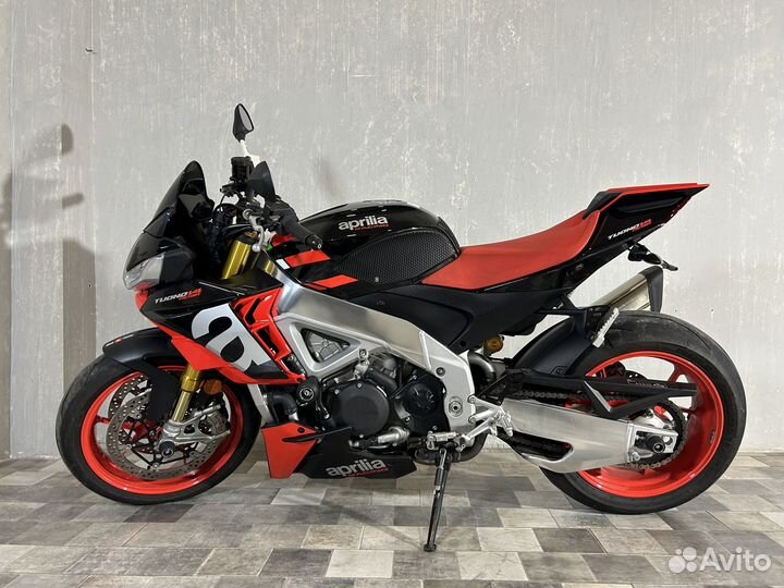 Aprilia tuono V4 1100 factory