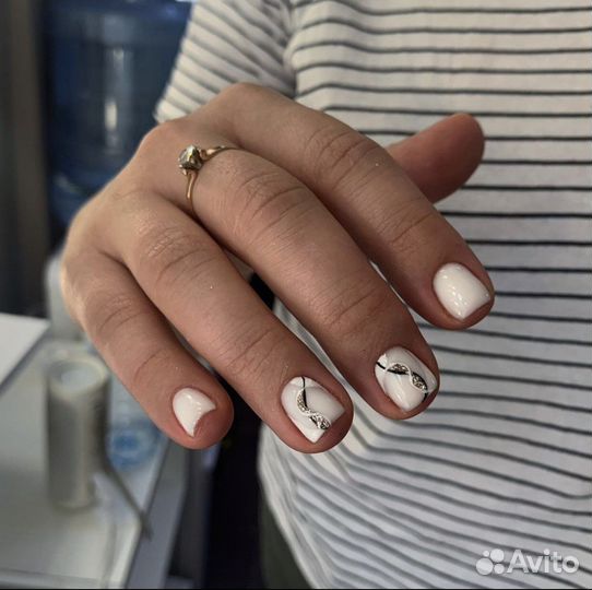 Маникюр с покрытием гель-лаком