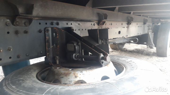 Кронштейн запасного колеса на MAN