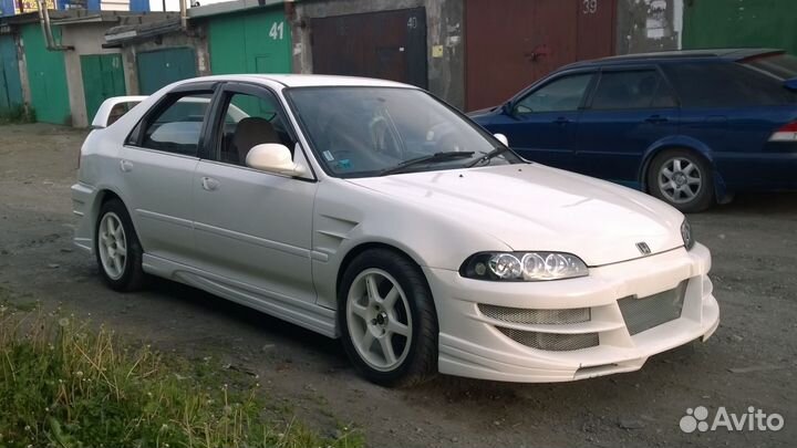 Крылья AutoR с жабрами honda civic 5