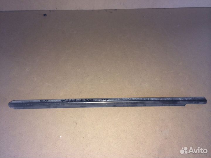 Молдинг стекла Mercedes w220