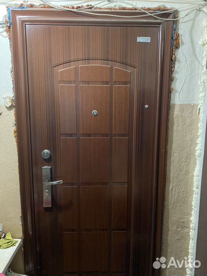 Дверь входная металлическая бу