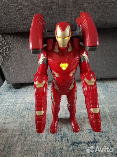 Робот Железный человек
