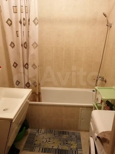 Комната 11 м² в 3-к., 9/17 эт.