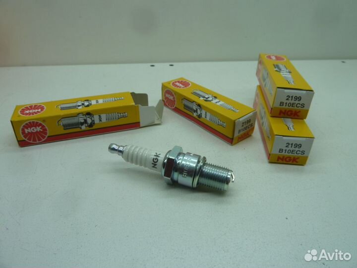 Honda/KTM/Suzuki/Yamaha Свеча зажигания NGK