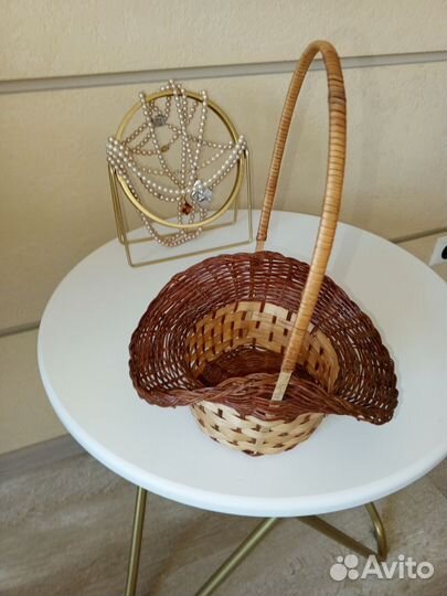 Корзинка плетёная