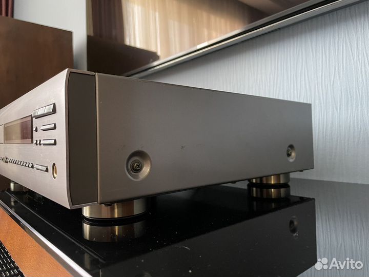 Проигрыватель компакт дисков Yamaha CDX-1030