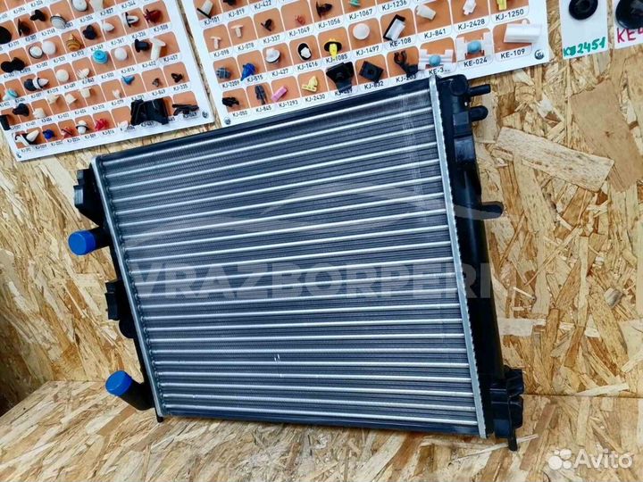 Радиатор осн. Renault Logan