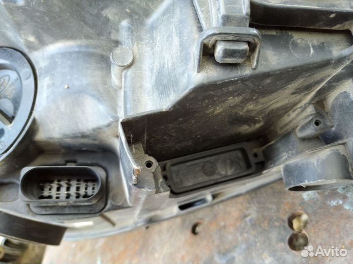 Фара передняя правая Ford Grand C-MAX 2010-2015