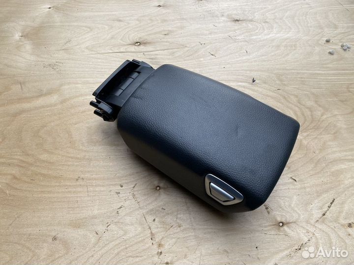 Подлокотник Volvo XC70 (S) II (2000-2004) S60 P2 I