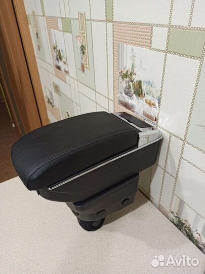 Подлокотник на kia rio 4