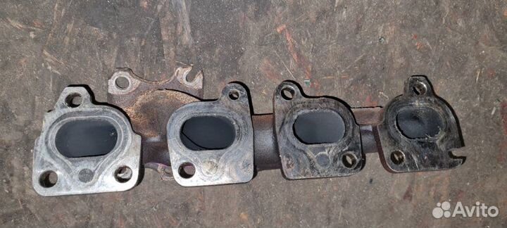 Коллектор выпускной Peugeot 3008 EP6CDT 2011