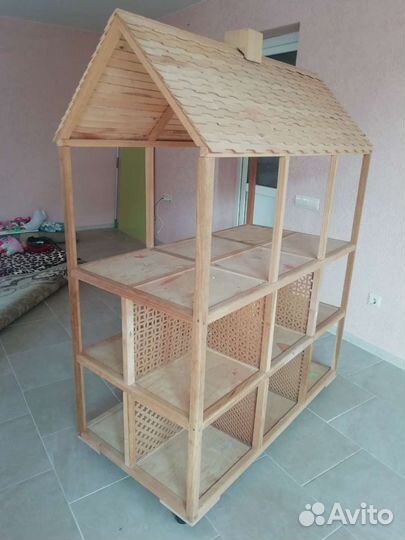 Домик на калёсиках