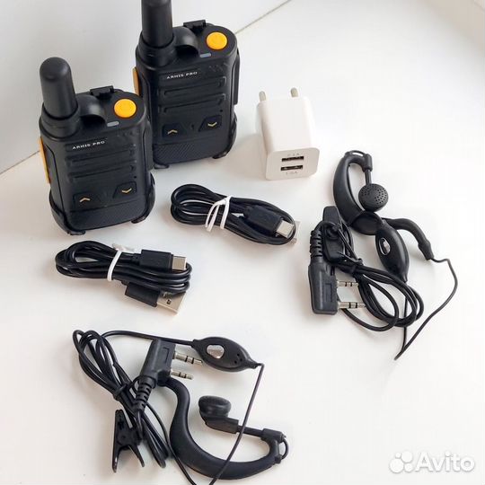 Рация с гарнитурой и наушником, радиостанция