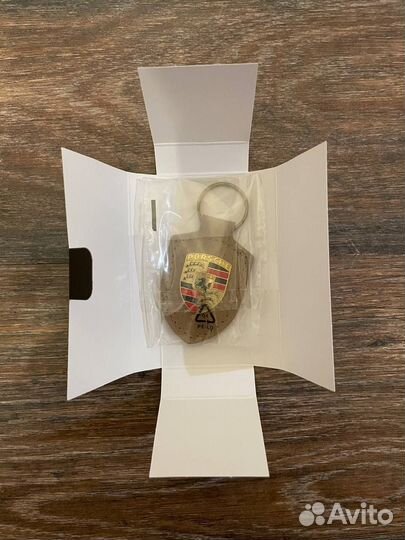 Брелок для ключей с гербом Porsche WAP0500900lhrt