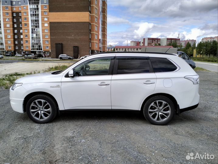 Mitsubishi Outlander 3.0 AT, 2013, 239 400 км