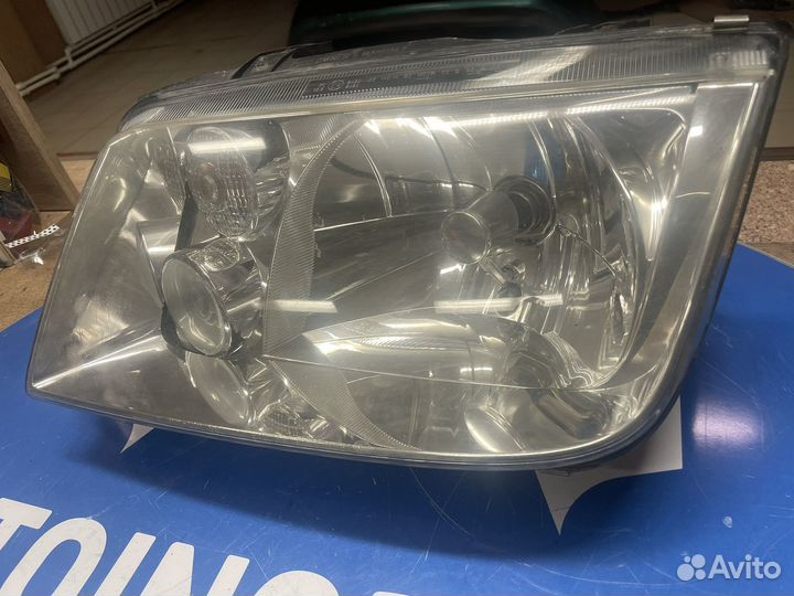 Фара левая для Volkswagen Bora 1J5941017 1998-2005